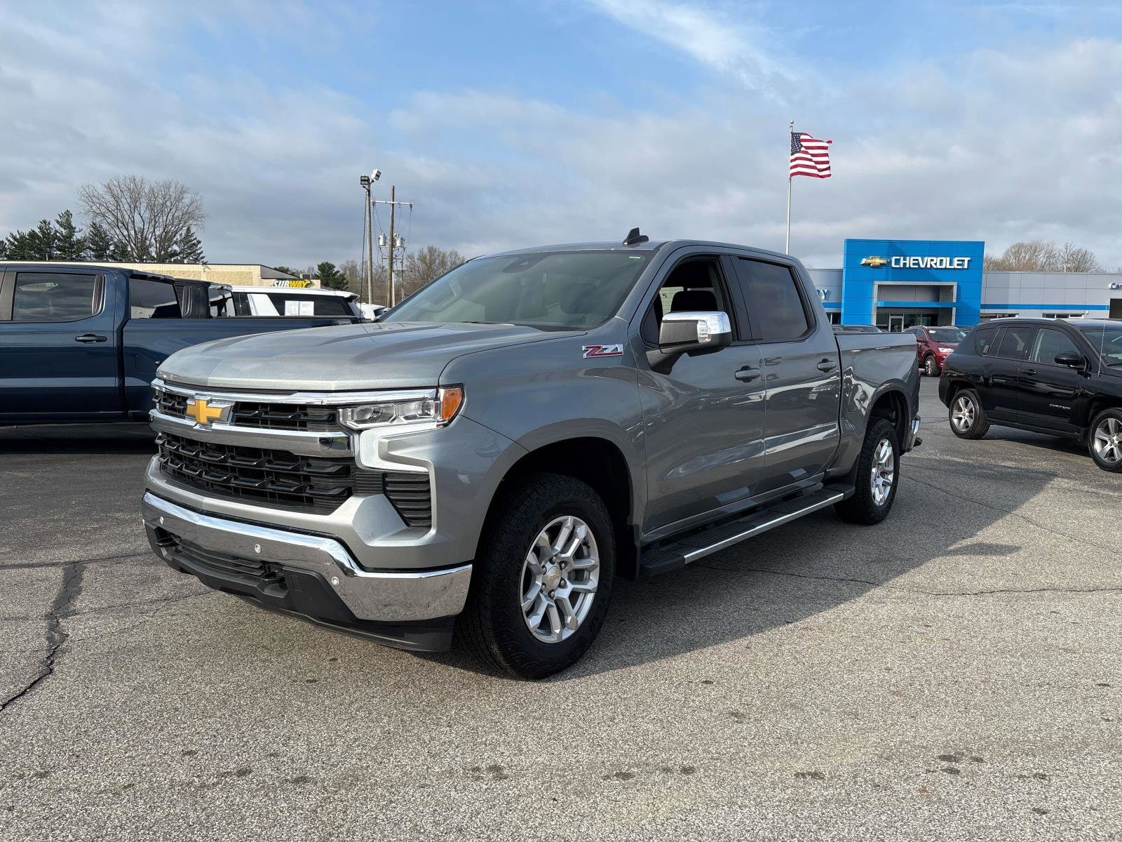 2025 Chevrolet Silverado 1500 LT 4X4 Crew Cab Short Box's photo