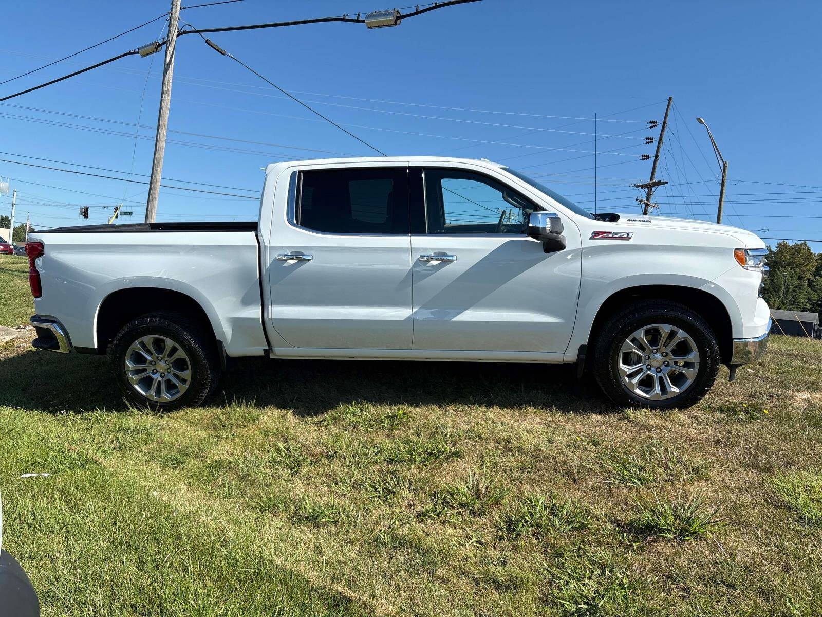 2025 Chevrolet Silverado 1500 LTZ photo 2