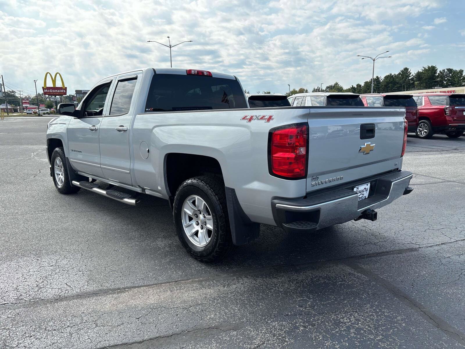 2017 Chevrolet Silverado 1500 LT photo 3