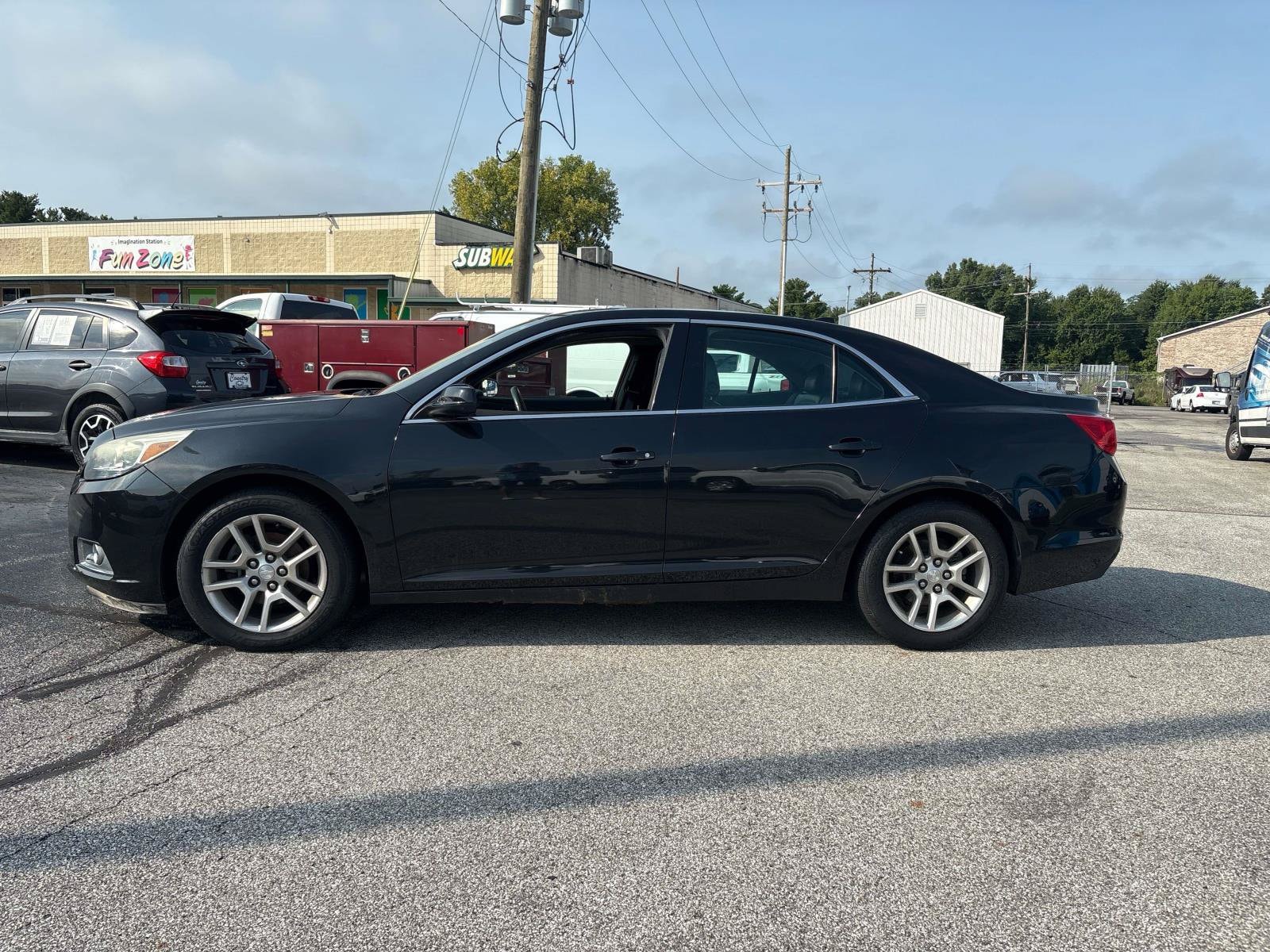Used 2013 Chevrolet Malibu 2SA with VIN 1G11F5RRXDF106887 for sale in North Vernon, IN
