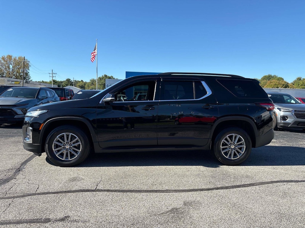 Used 2022 Chevrolet Traverse LT Cloth SUV