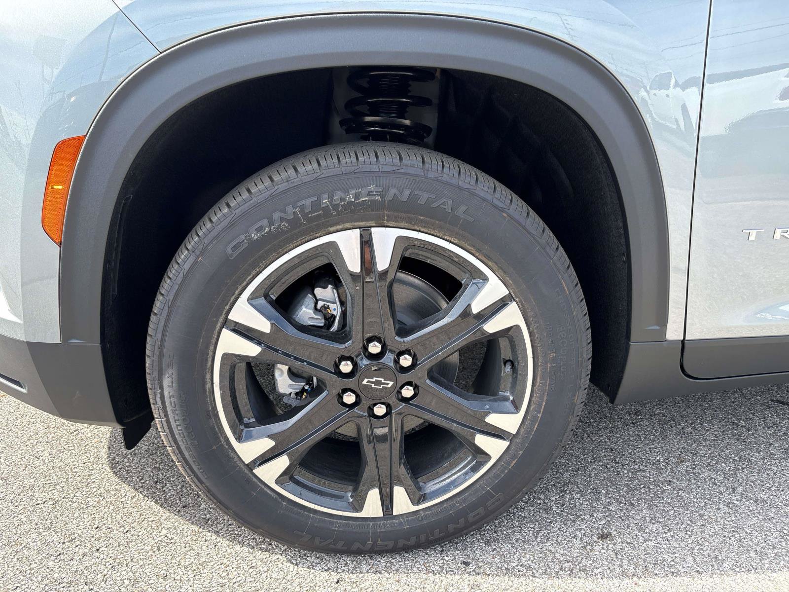 2027 Chevrolet Traverse LT - Photo 8