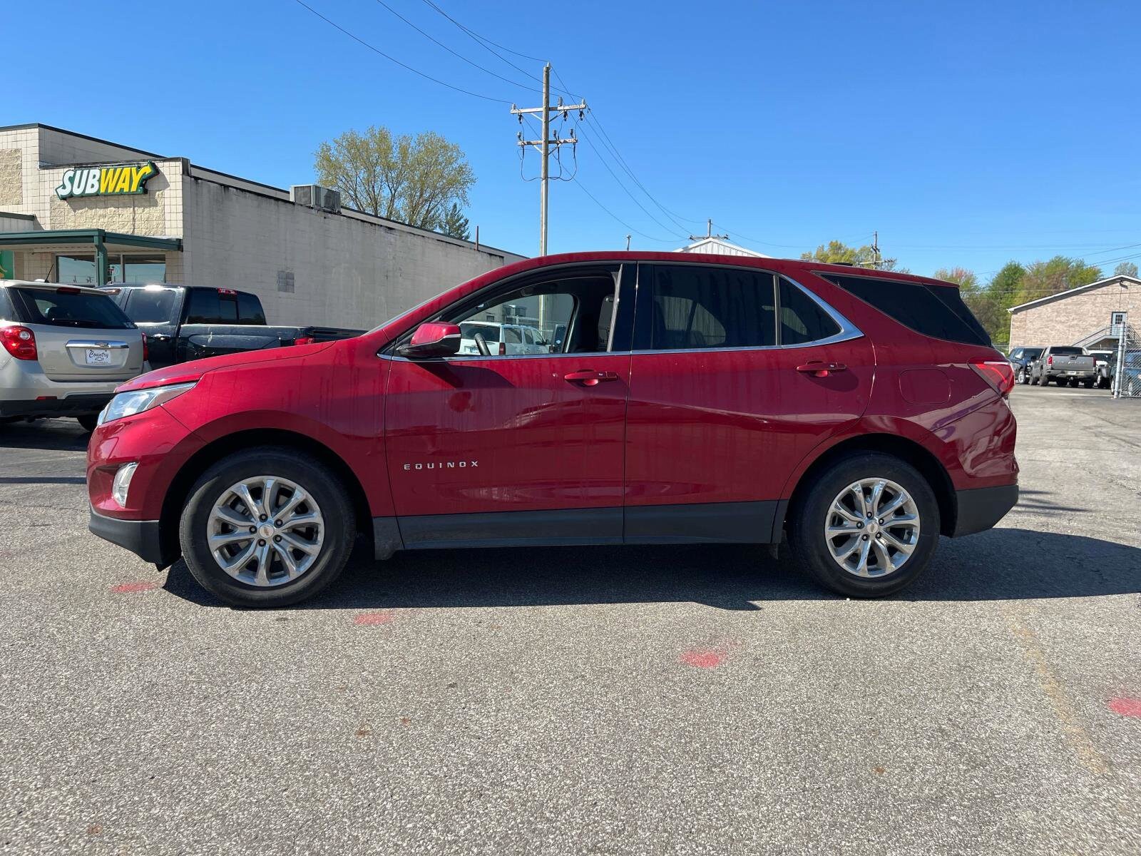 Used 2018 Chevrolet Equinox LT with VIN 2GNAXJEV1J6126328 for sale in North Vernon, IN