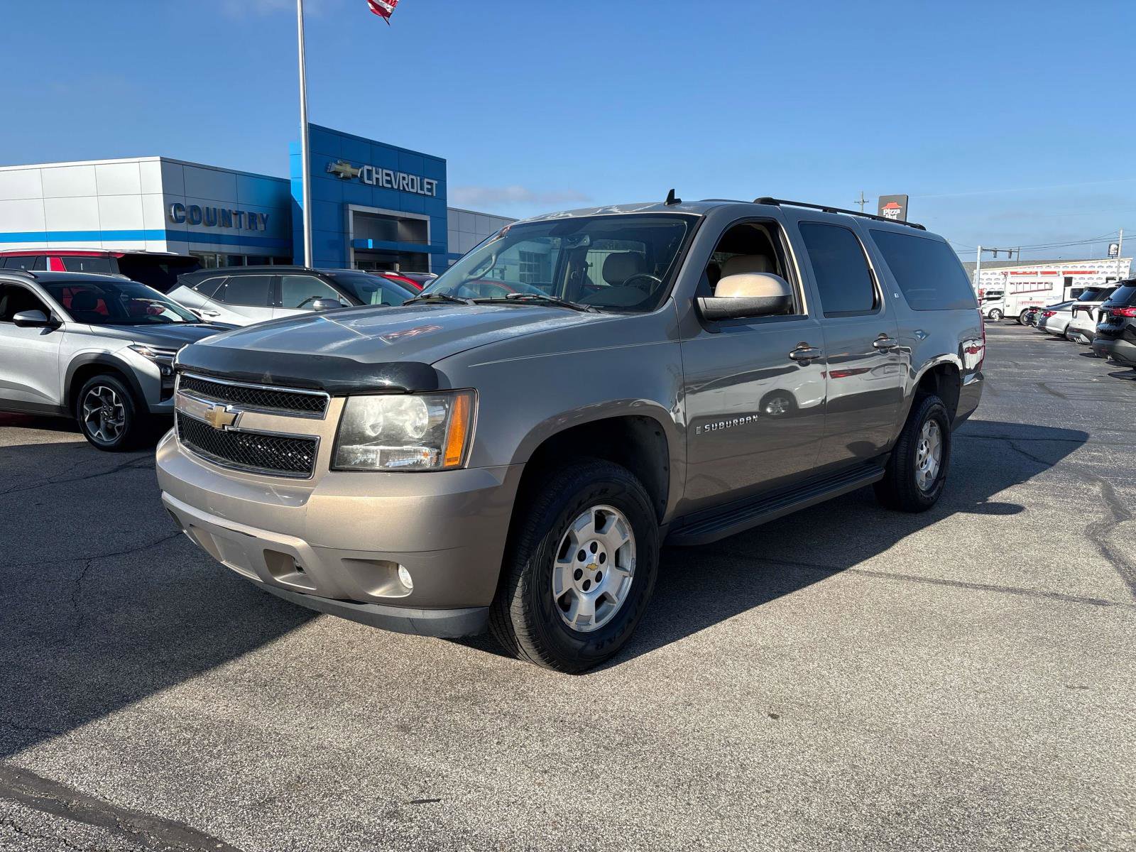 2007 Chevrolet Suburban LT's photo