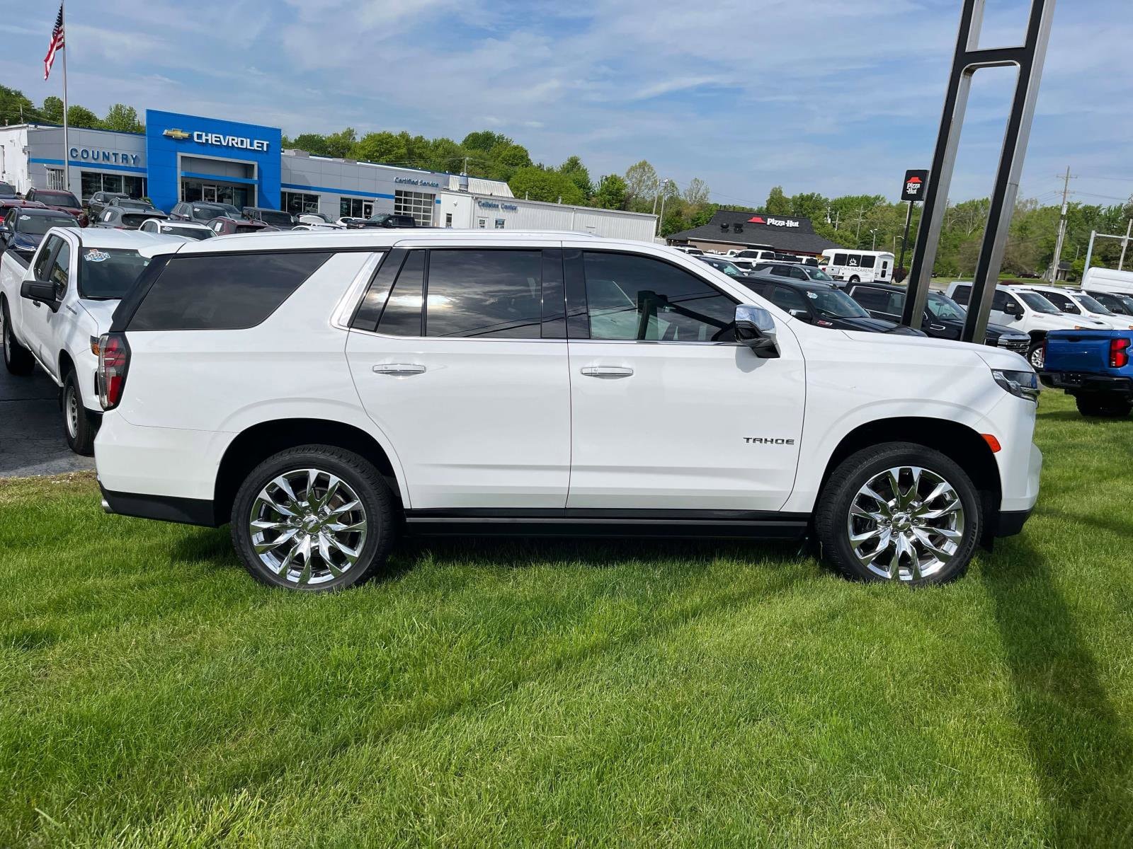 Used 2021 Chevrolet Tahoe Premier with VIN 1GNSKSKD1MR224711 for sale in North Vernon, IN