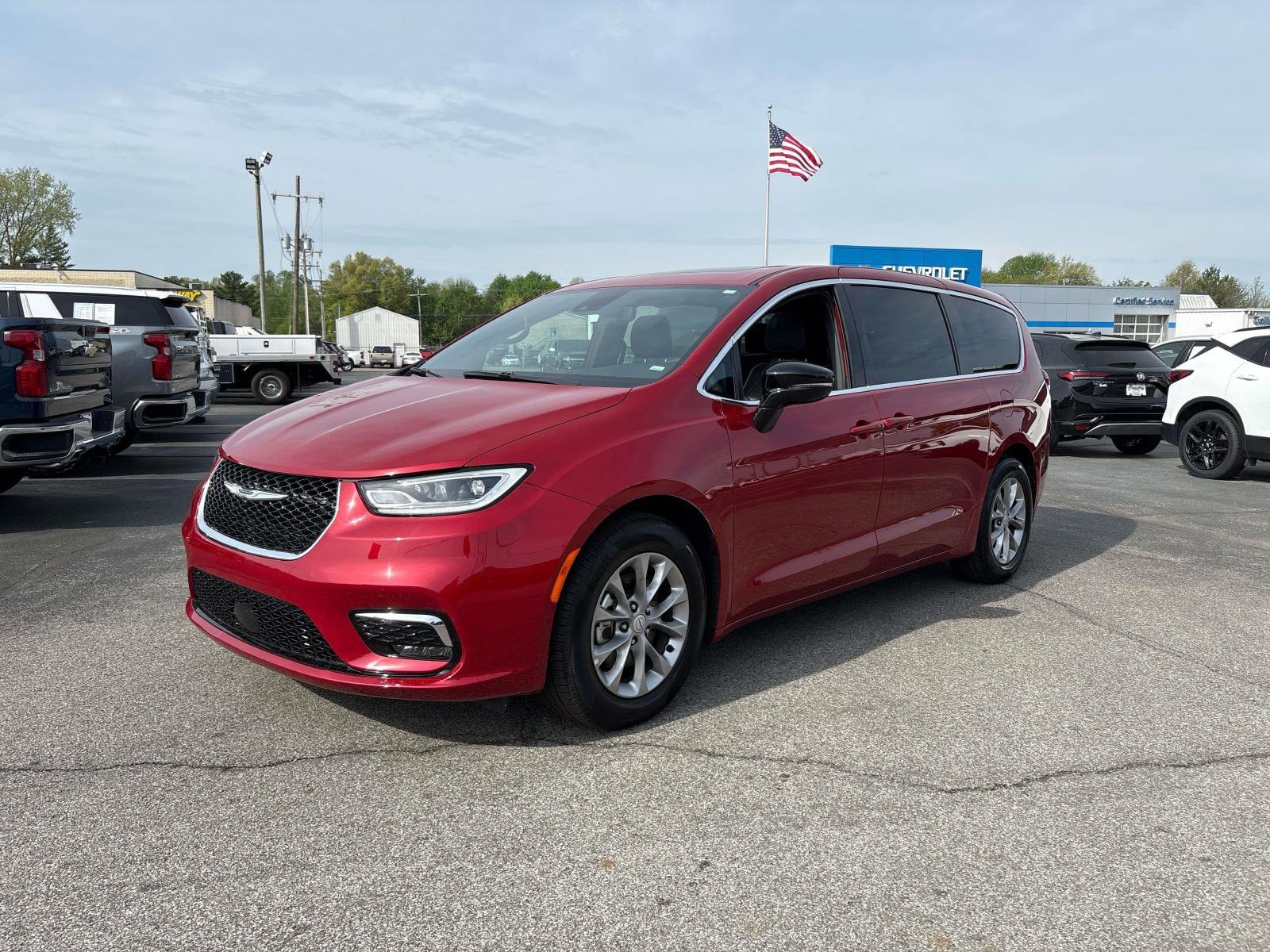 2026 Chrysler Pacifica Limited's photo