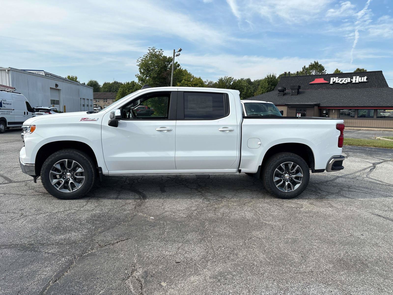 2026 Chevrolet Silverado 1500 LT - Photo 2