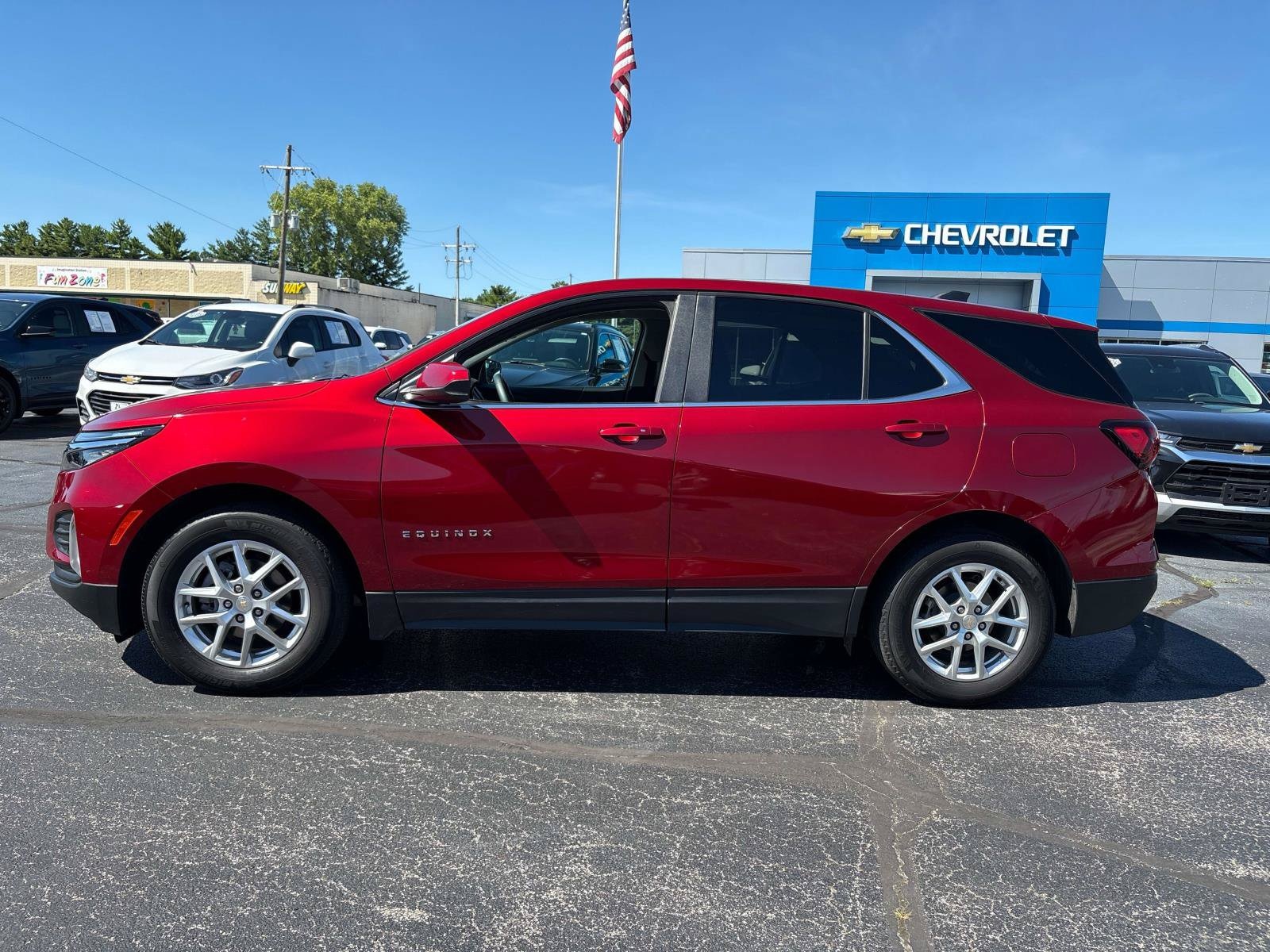 Used 2023 Chevrolet Equinox LT with VIN 3GNAXKEG8PS211491 for sale in North Vernon, IN