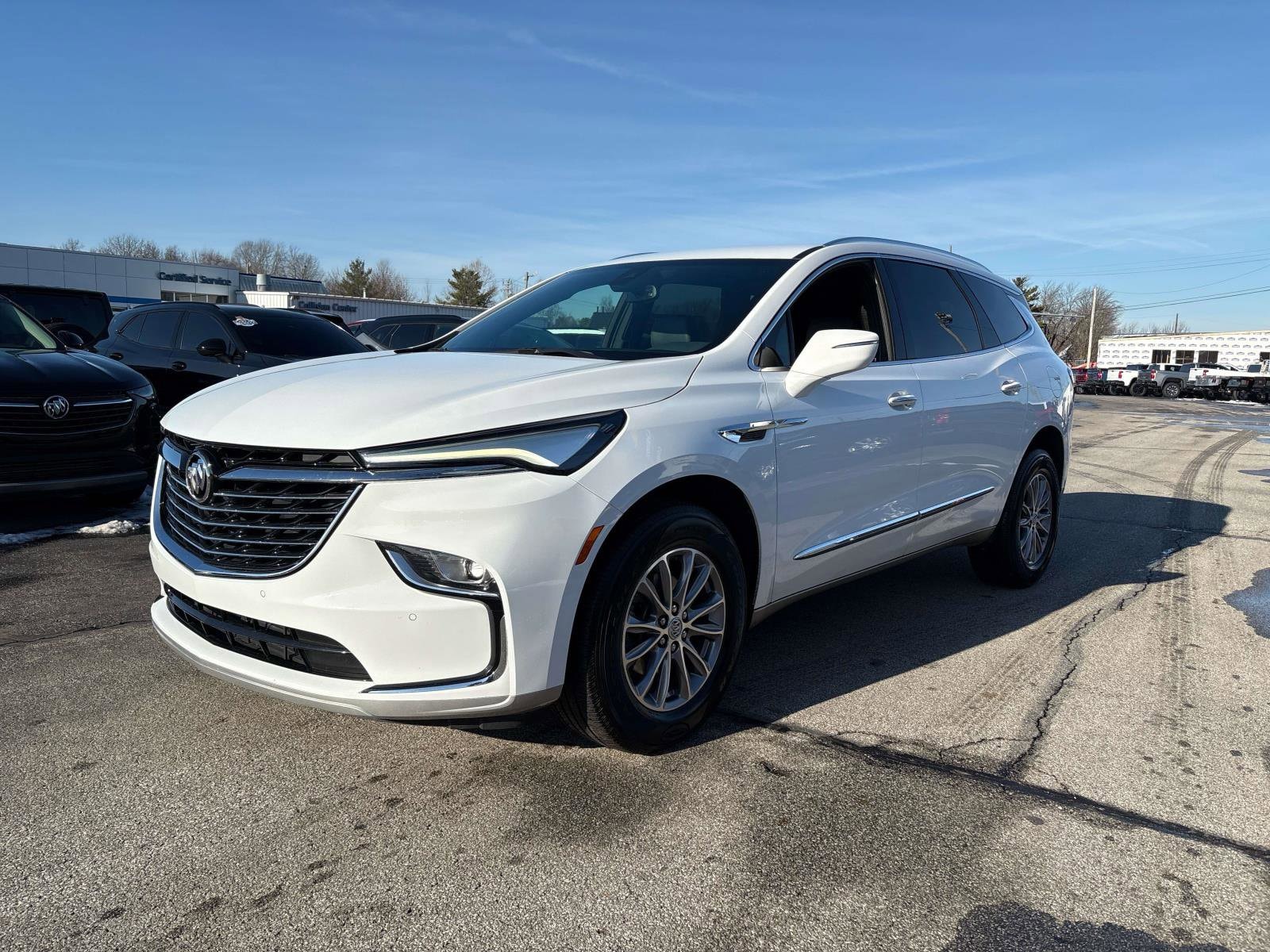 2023 Buick Enclave Essence's photo