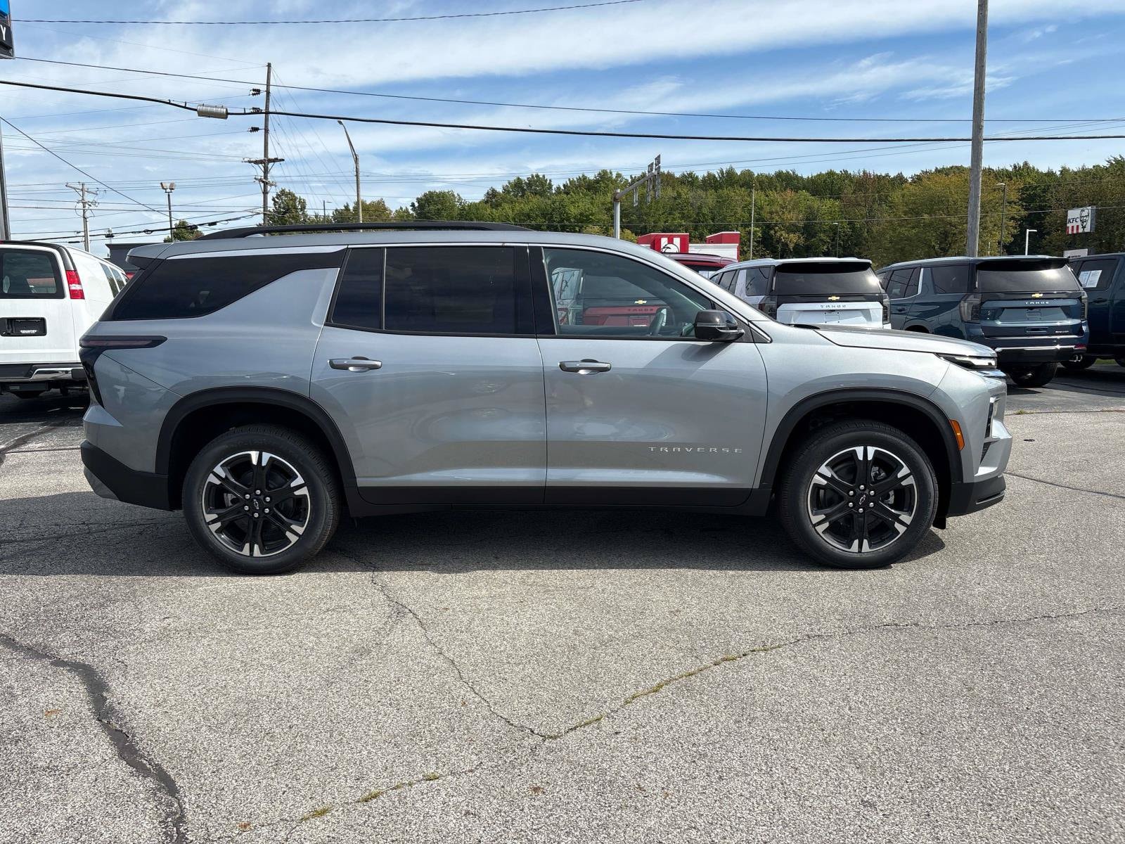2027 Chevrolet Traverse LT - Photo 6