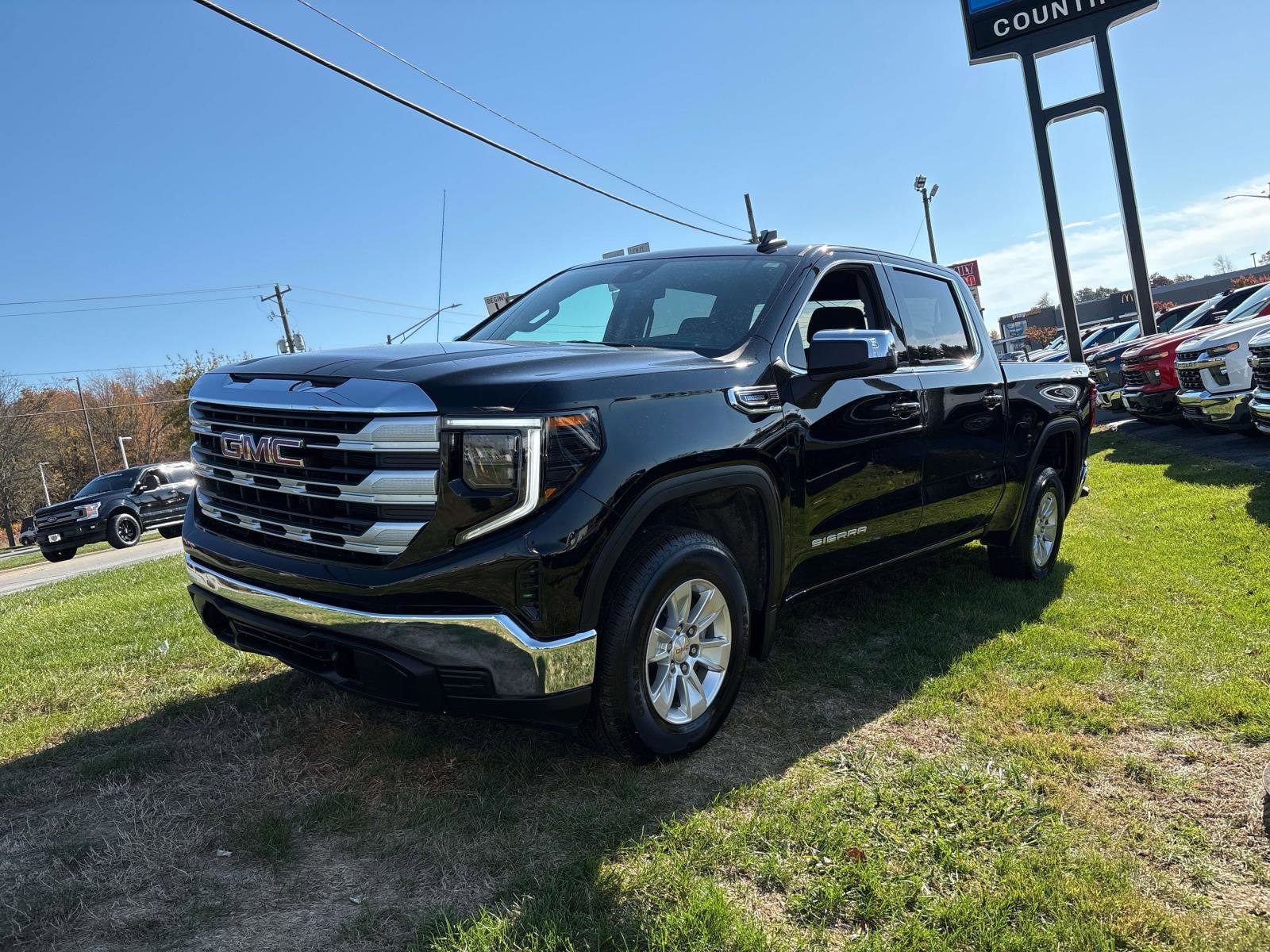 2025 GMC Sierra 1500 SLE's photo