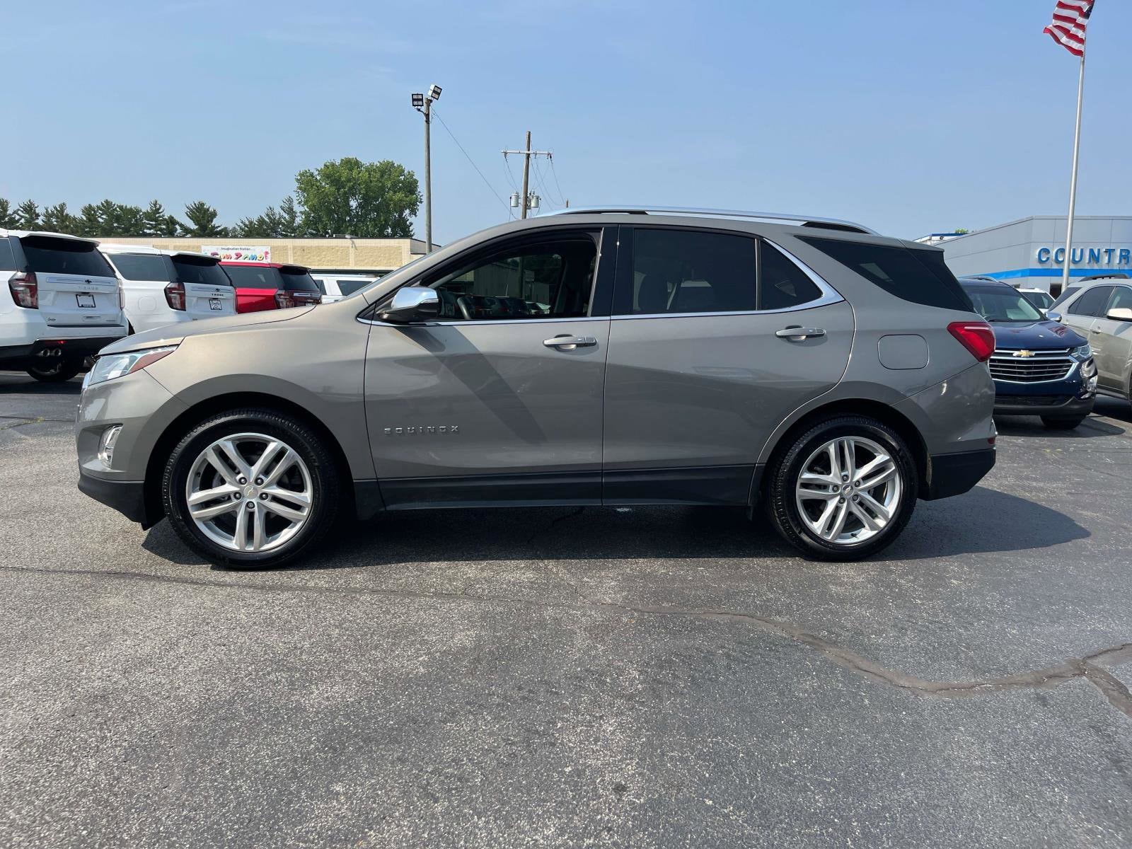 Used 2019 Chevrolet Equinox Premier with VIN 3GNAXNEV1KS505310 for sale in North Vernon, IN