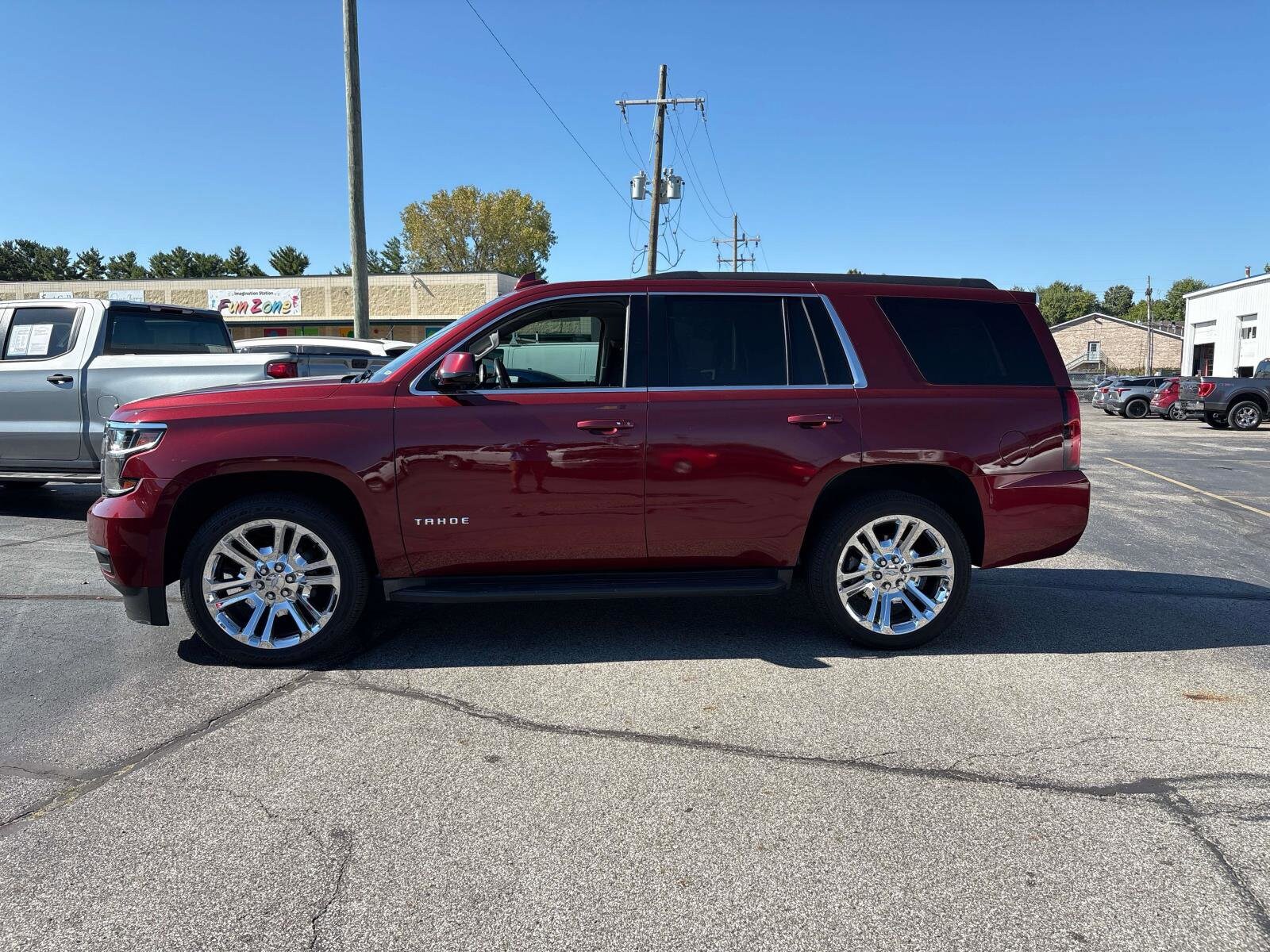 2016 Chevrolet Tahoe LT photo 2