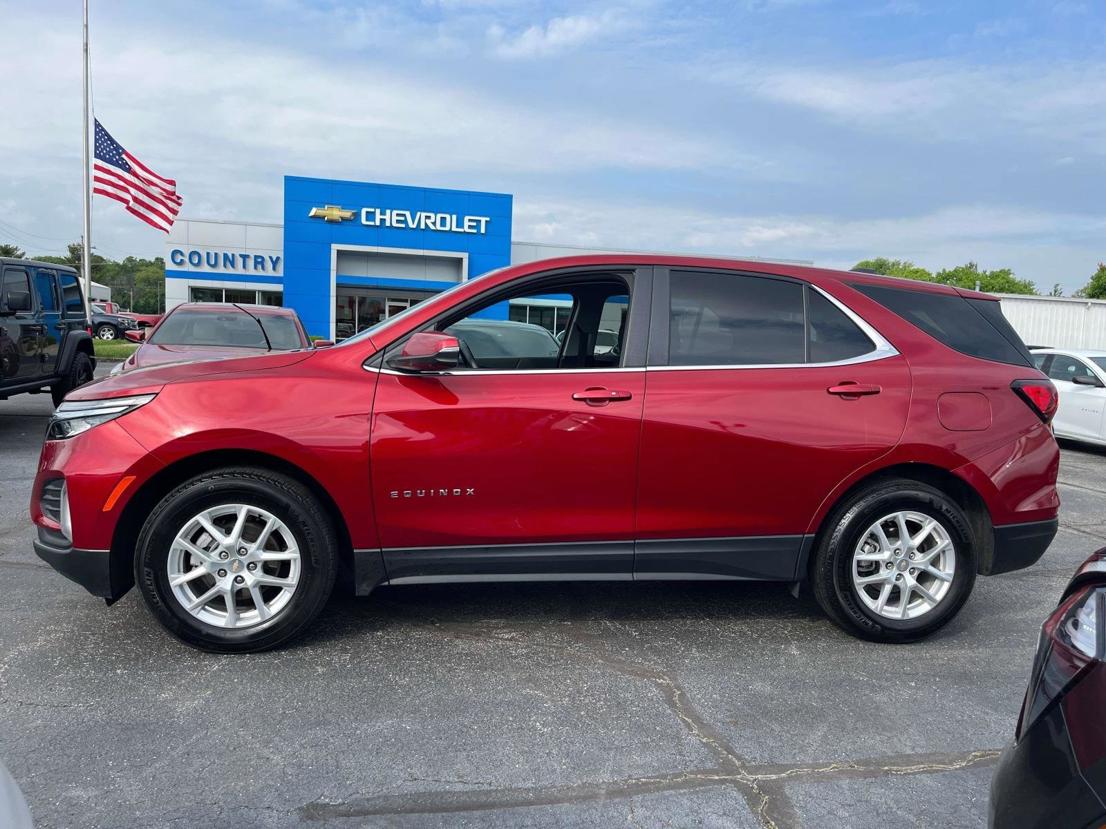 Used 2023 Chevrolet Equinox LT with VIN 3GNAXKEG6PS137052 for sale in North Vernon, IN