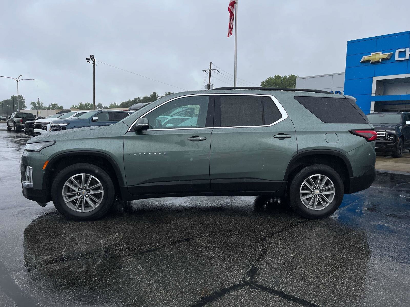 Used 2023 Chevrolet Traverse 1LT with VIN 1GNERGKW3PJ245456 for sale in North Vernon, IN