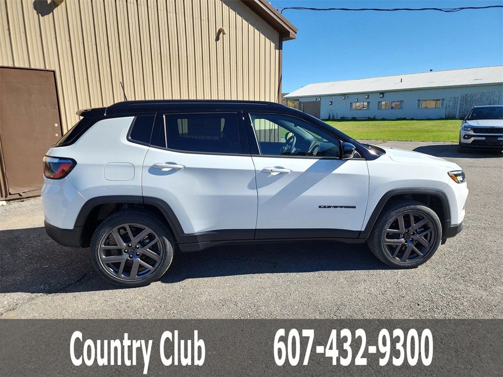 2025 Jeep Compass Limited - Photo 9