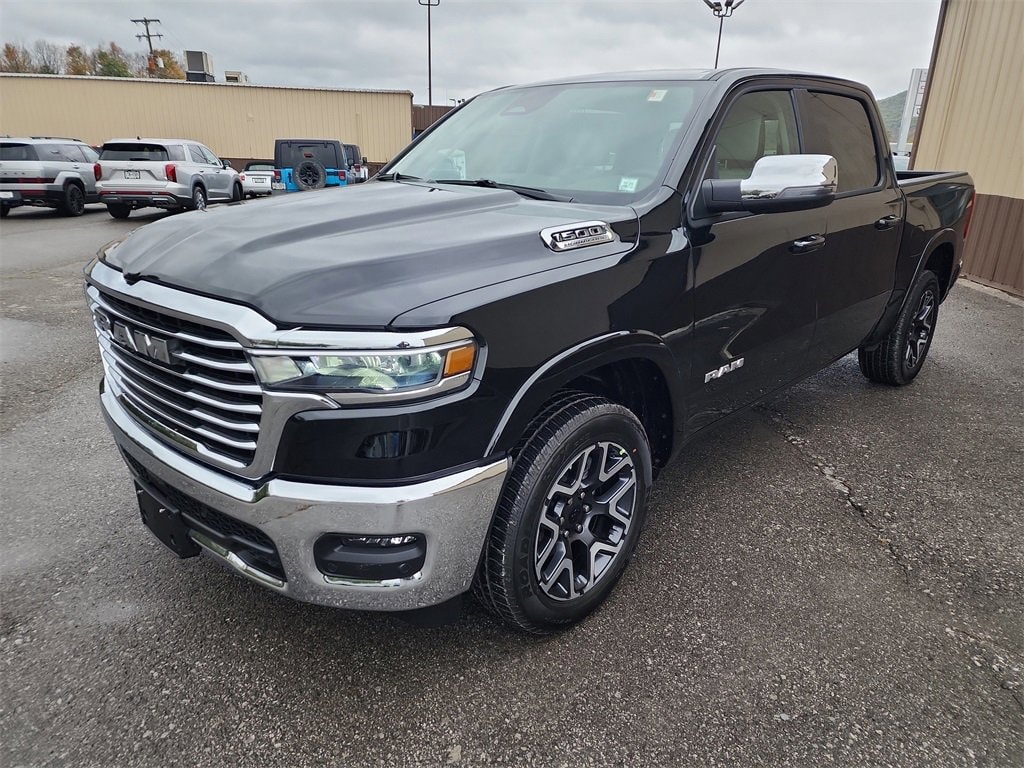 New 2026 Ram 1500 LARAMIE CREW CAB 4X4 5'7 BOX Pickup