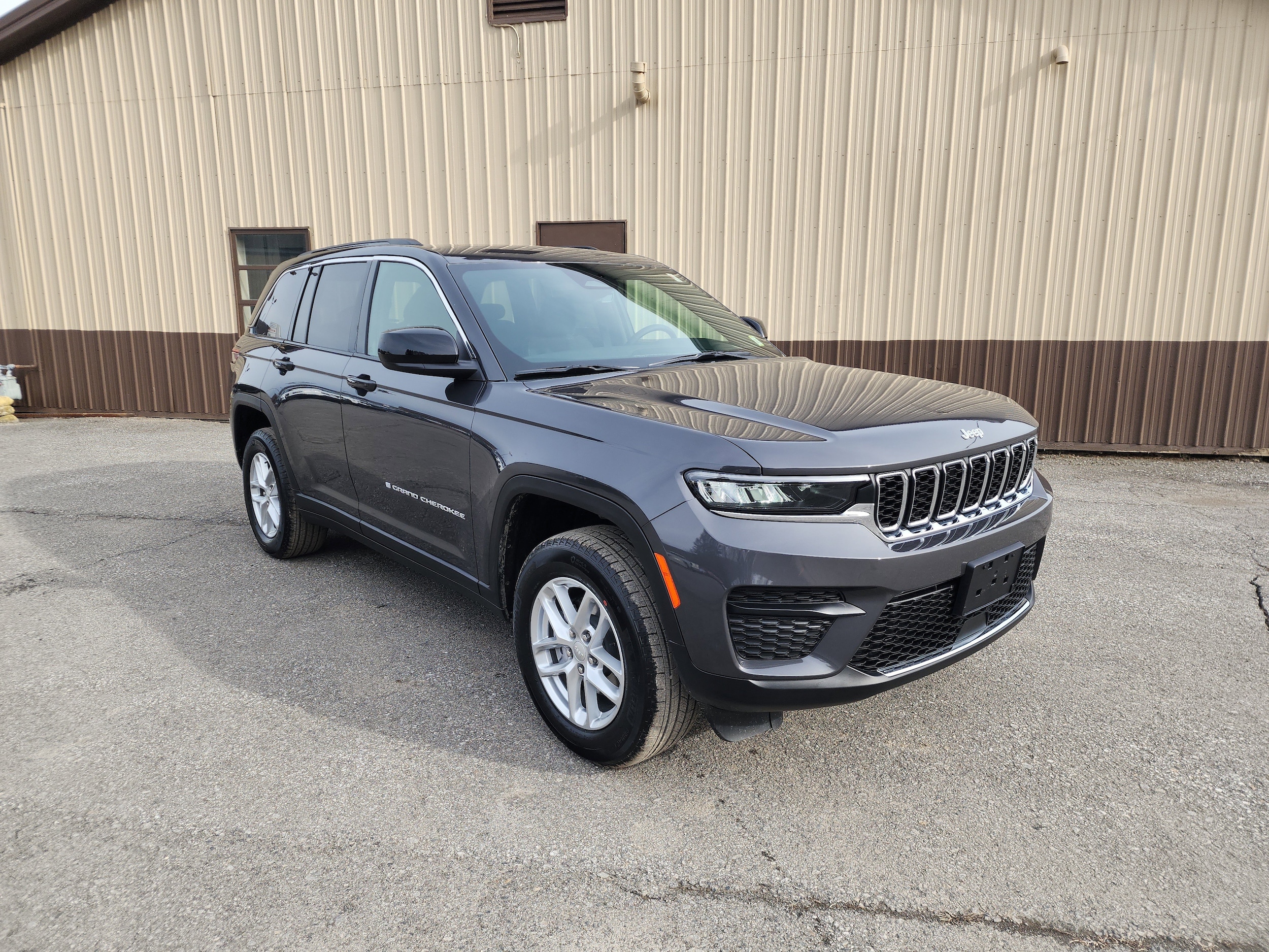 2026 Jeep Grand Cherokee Laredo