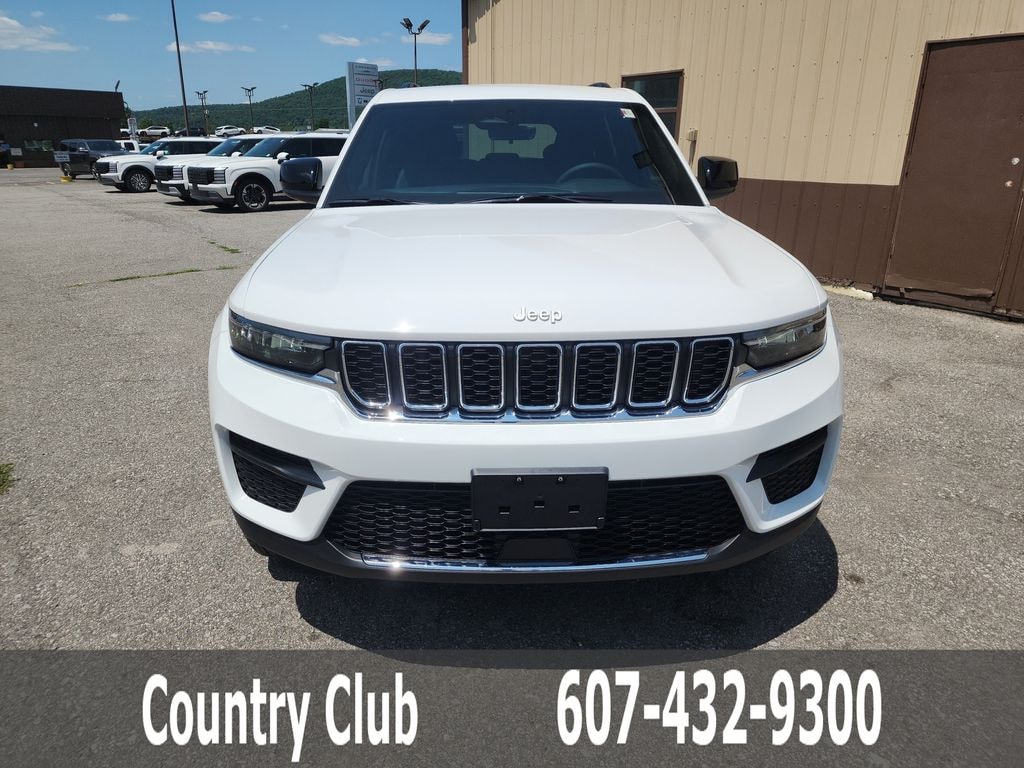 New 2026 Jeep Grand Cherokee LAREDO 4X4 Sport Utility