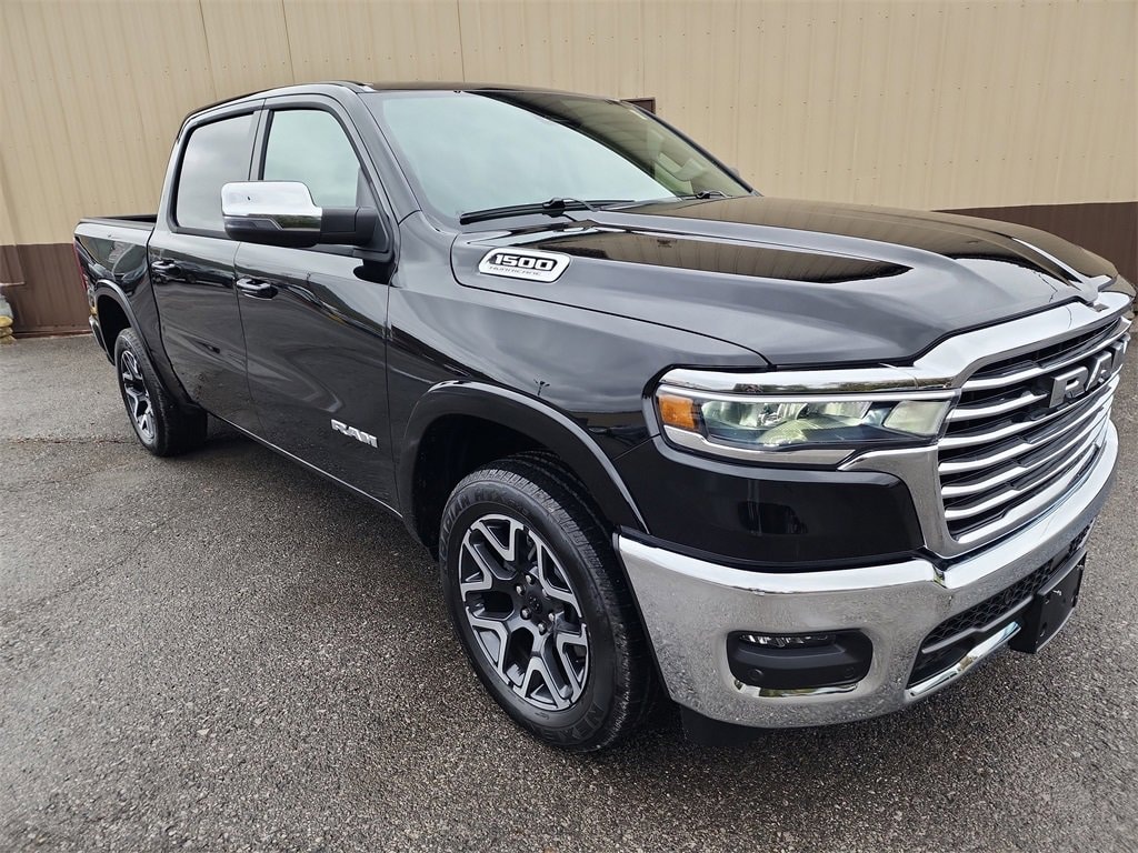 New 2026 Ram 1500 LARAMIE CREW CAB 4X4 5'7 BOX Pickup