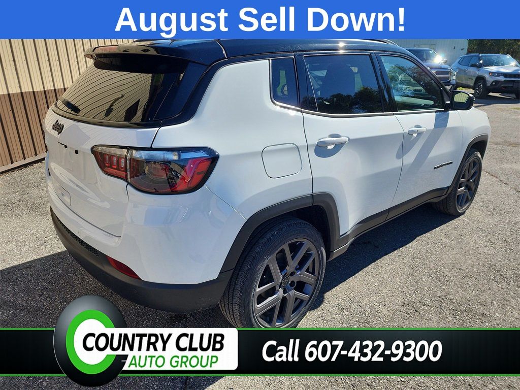 2025 Jeep Compass Limited - Photo 8