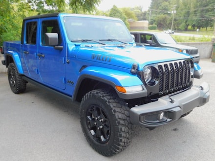 2022 Jeep Gladiator WILLYS 4X4 Crew Cab DYNAMIC_PREF_LABEL_INVENTORY_FEATURED_DEFAULT_INVENTORY_FEATURED1_ALTATTRIBUTEAFTER