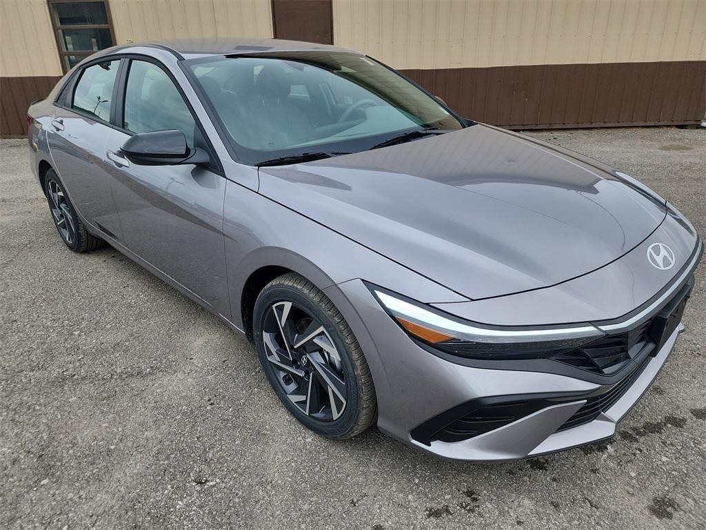 New 2025 Hyundai Elantra SEL Sport Sedan