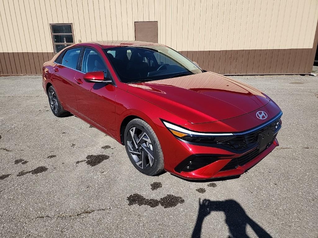 New 2025 Hyundai Elantra SEL Convenience Sedan