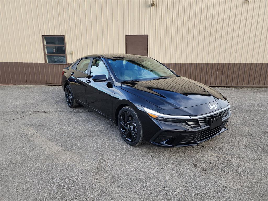 2026 Hyundai Elantra SEL's photo