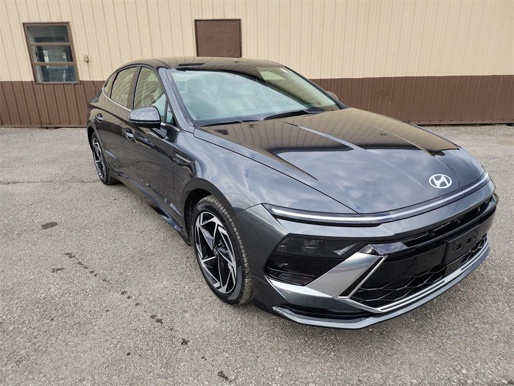 2026 Hyundai Sonata SEL's photo