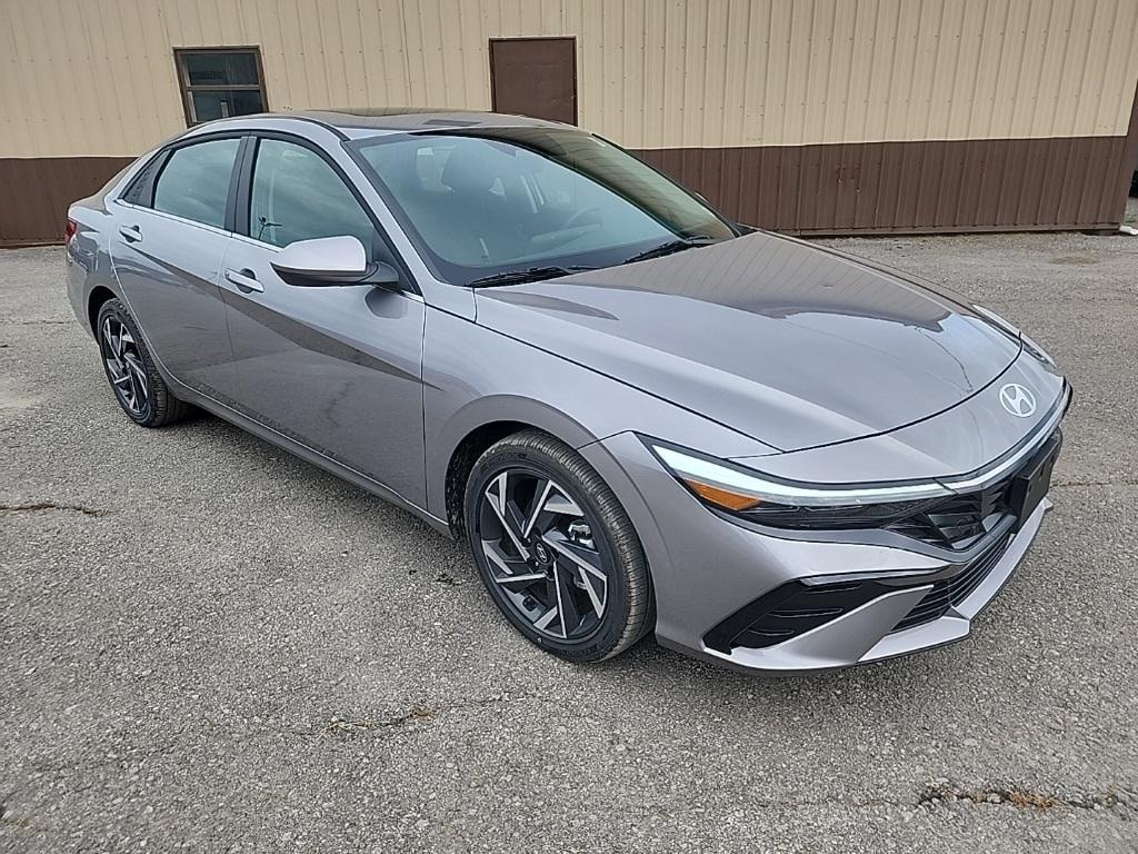 New 2025 Hyundai Elantra SEL Convenience Sedan