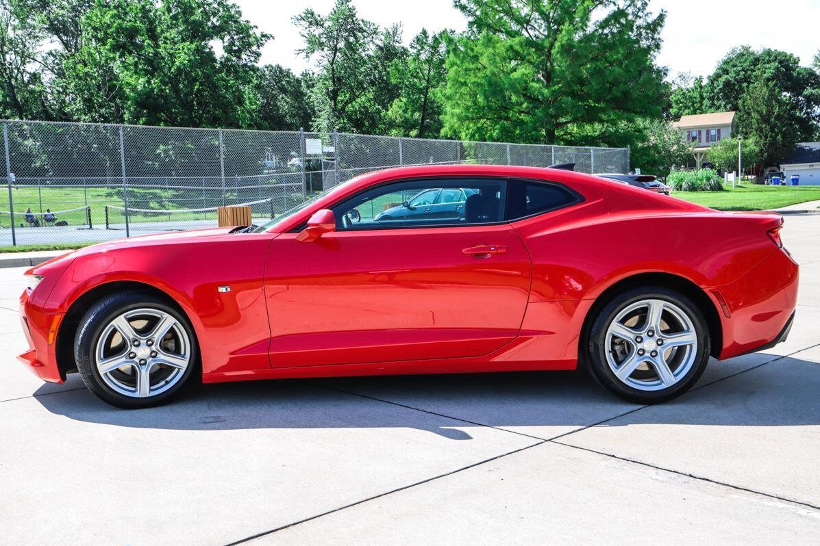 2017 Chevrolet Camaro 1LT photo 4