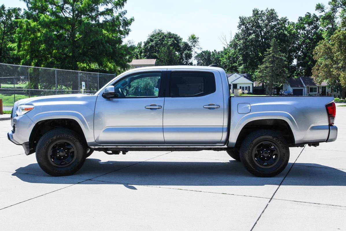 2021 Toyota Tacoma SR V6 photo 4