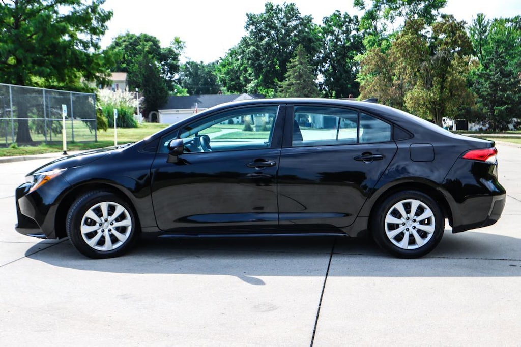 Used 2024 Toyota Corolla LE 4dr Car