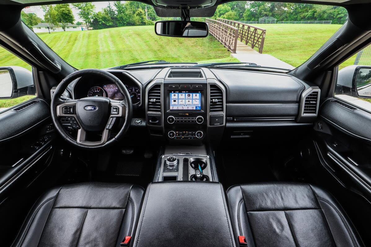 2019 Ford Expedition MAX XLT photo 2