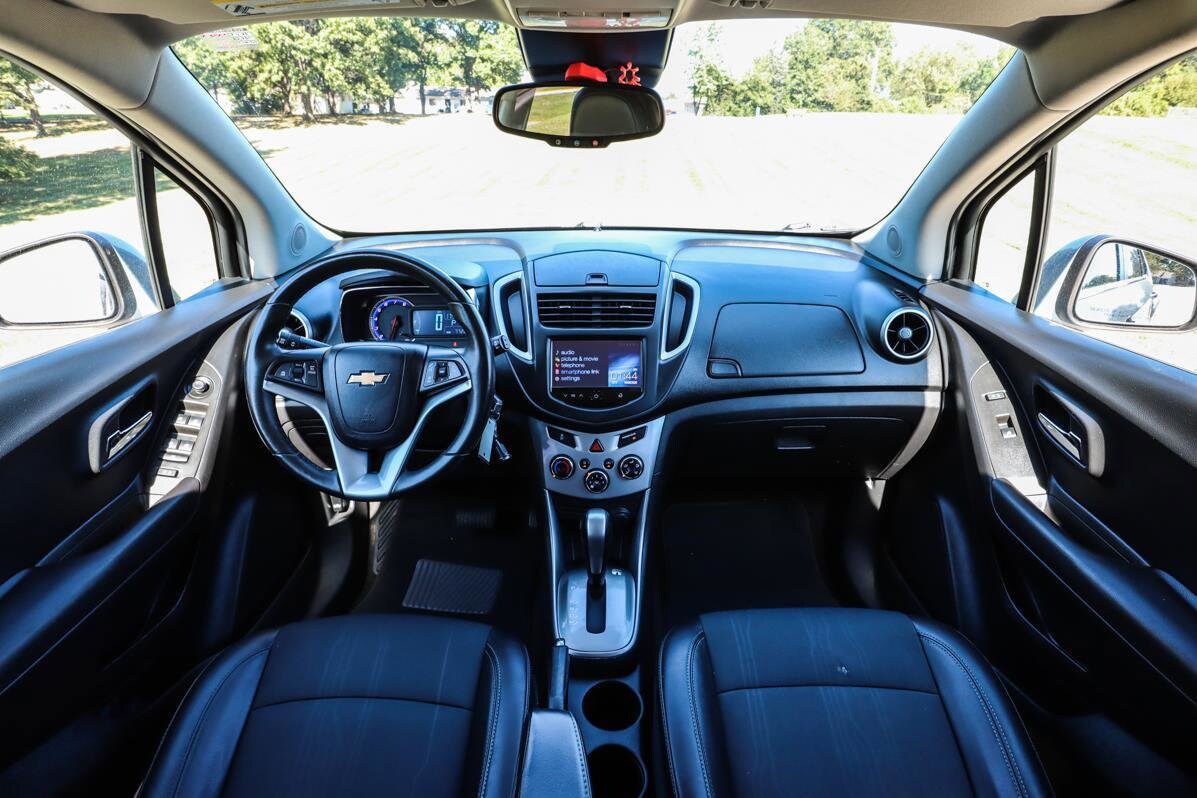 2015 Chevrolet Trax LT photo 2