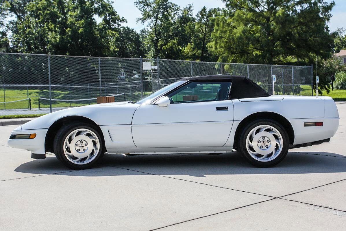 1995 Chevrolet Corvette Base photo 4