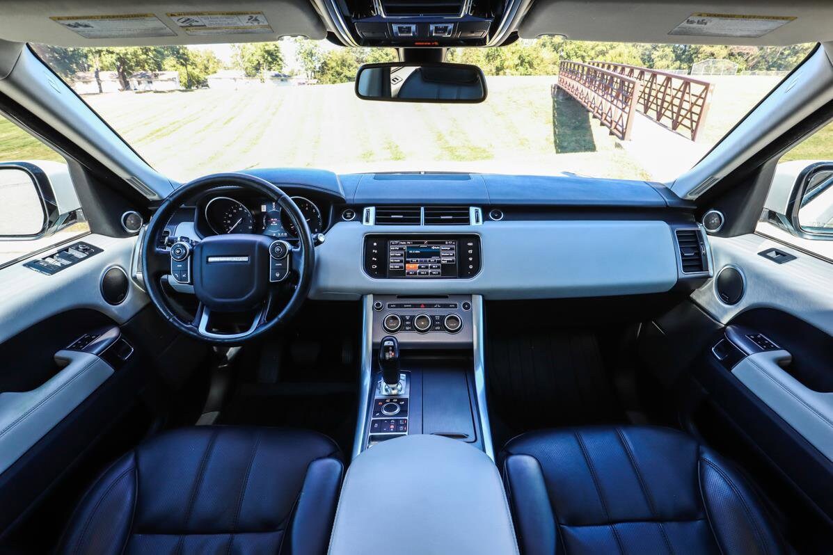 2016 Land Rover Range Rover Sport SuperCharged HSE photo 2