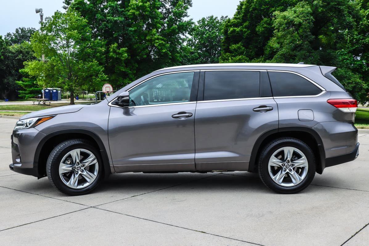 2019 Toyota Highlander Limited photo 4