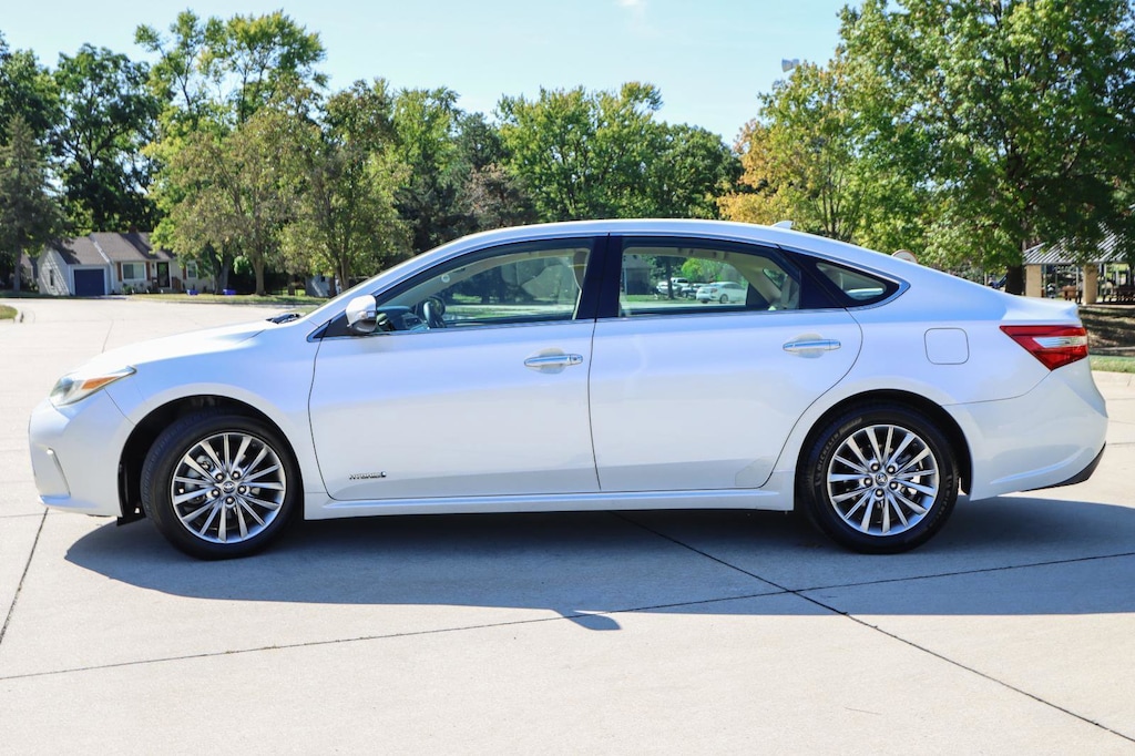 Used 2016 Toyota Avalon Hybrid Limited 4dr Car
