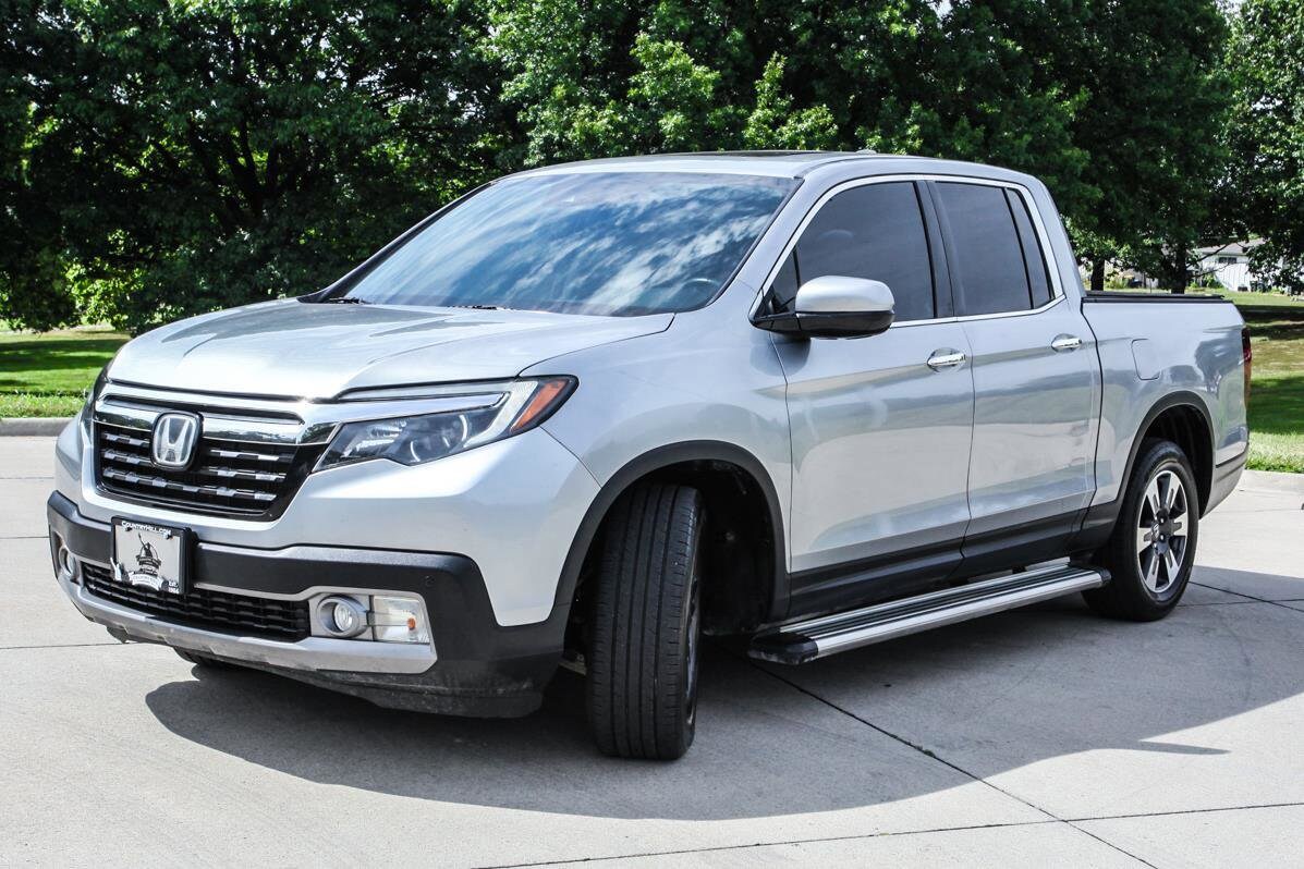 2019 Honda Ridgeline RTL-E photo 3