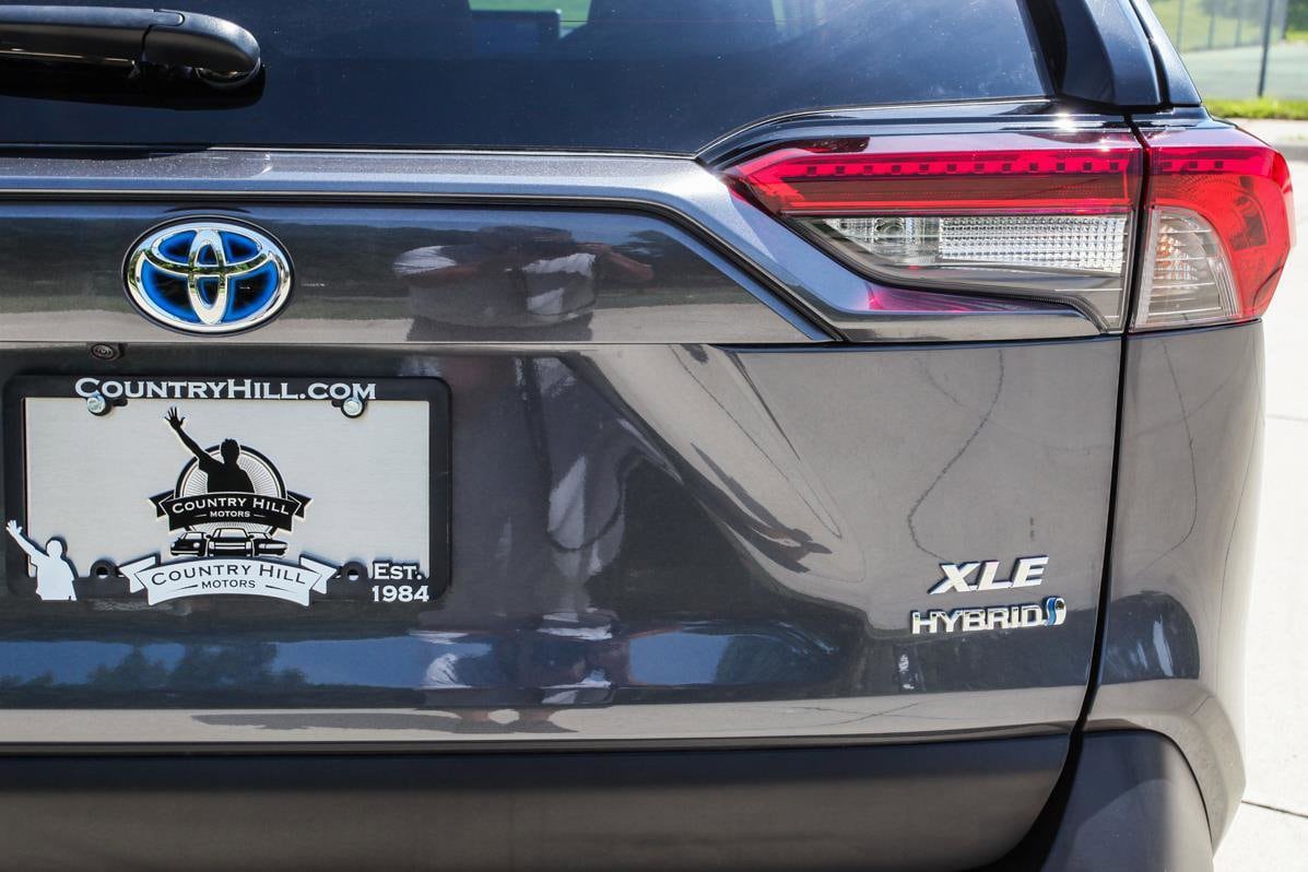 2023 Toyota RAV4 Hybrid XLE photo 4