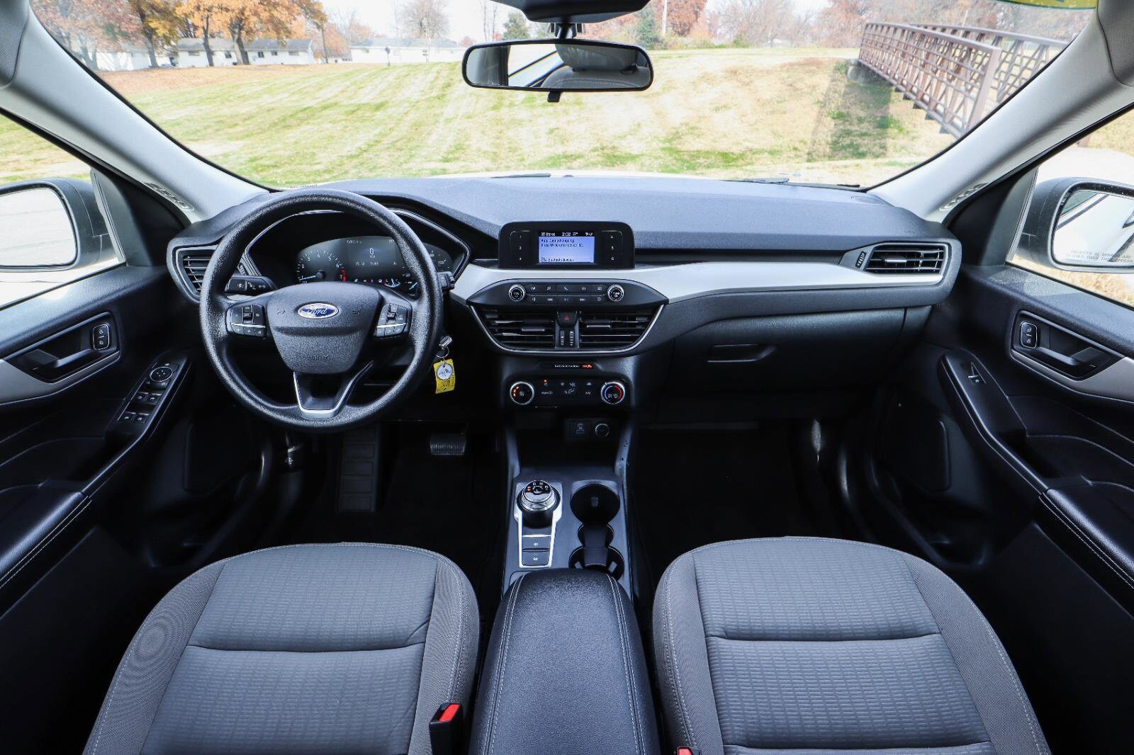 2021 Ford Escape S photo 2