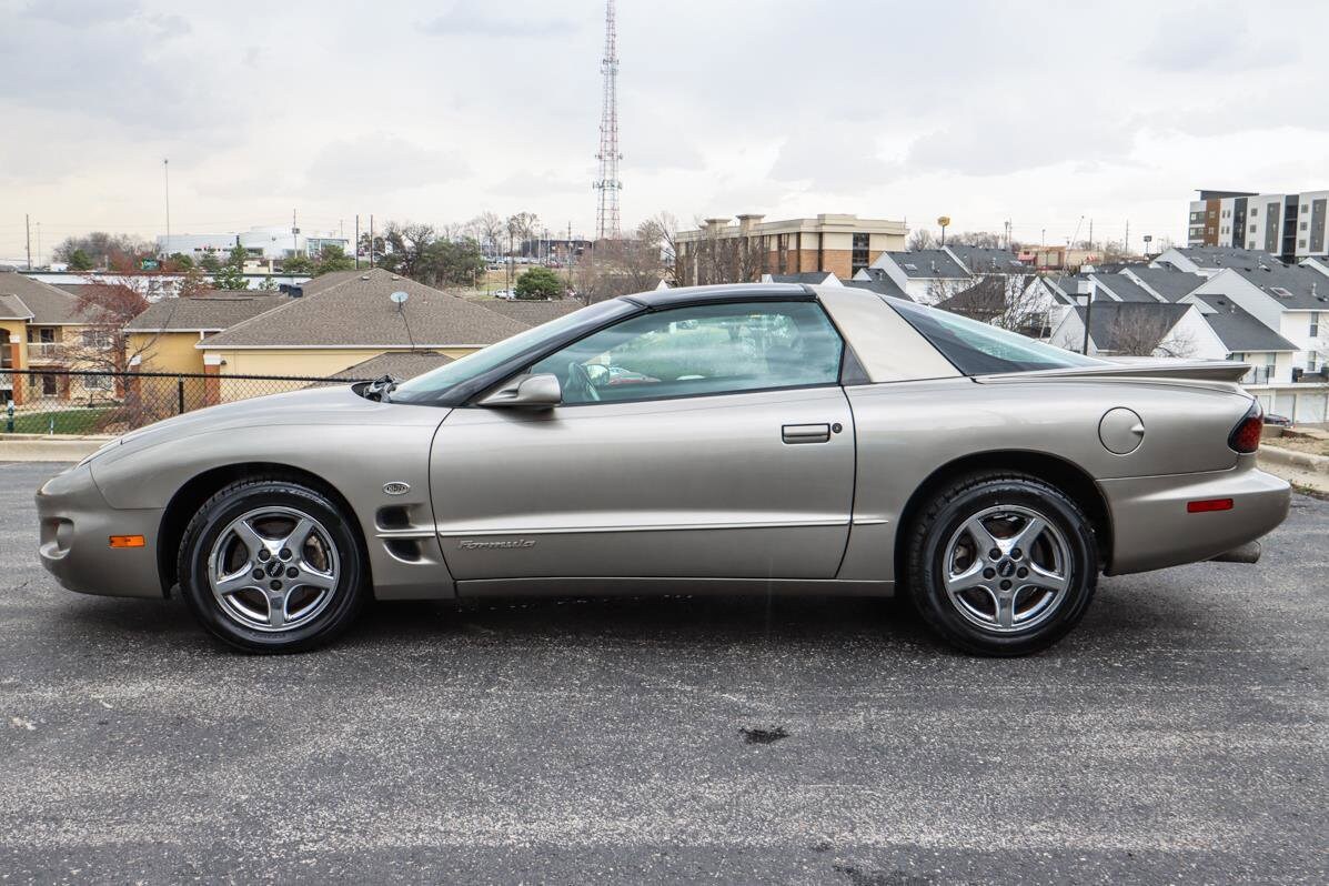 2002 Pontiac Firebird Formula photo 3
