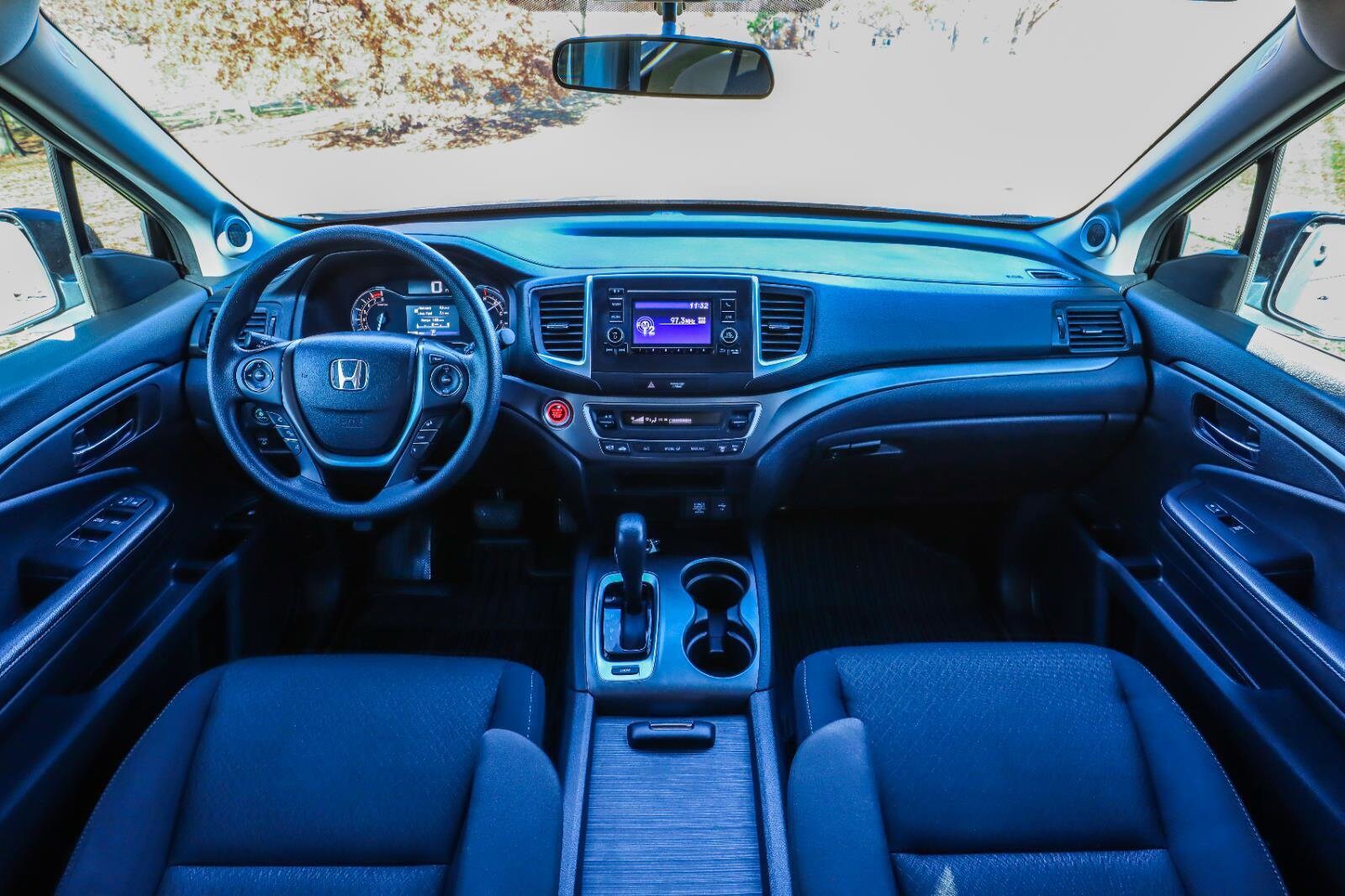 2019 Honda Ridgeline RT photo 2