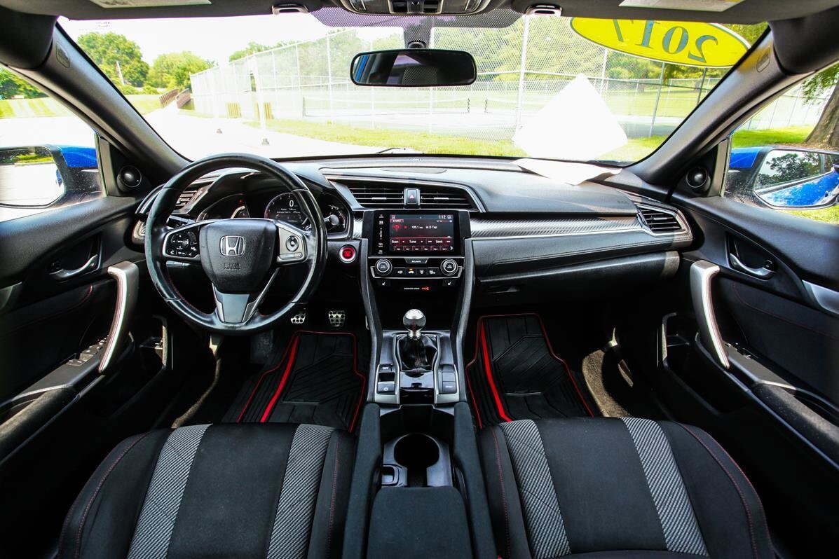 2017 Honda Civic Si photo 2