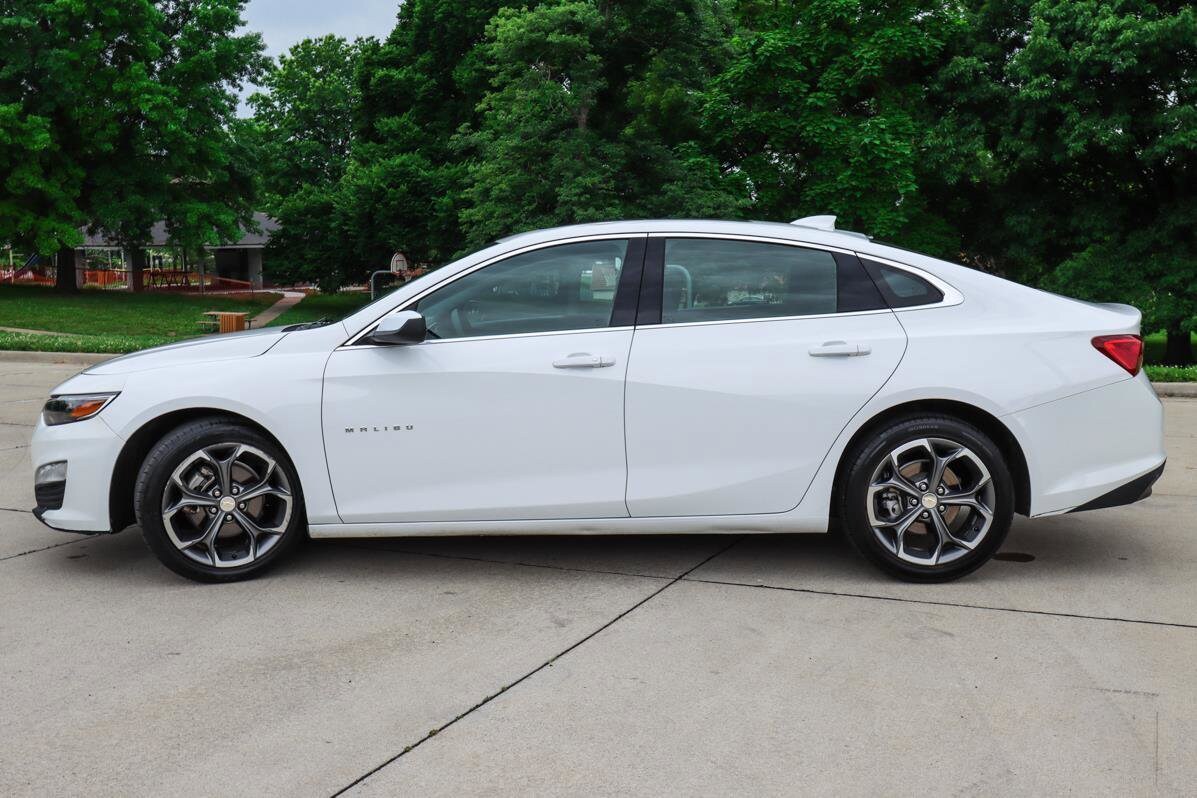 2023 Chevrolet Malibu 1LT photo 3