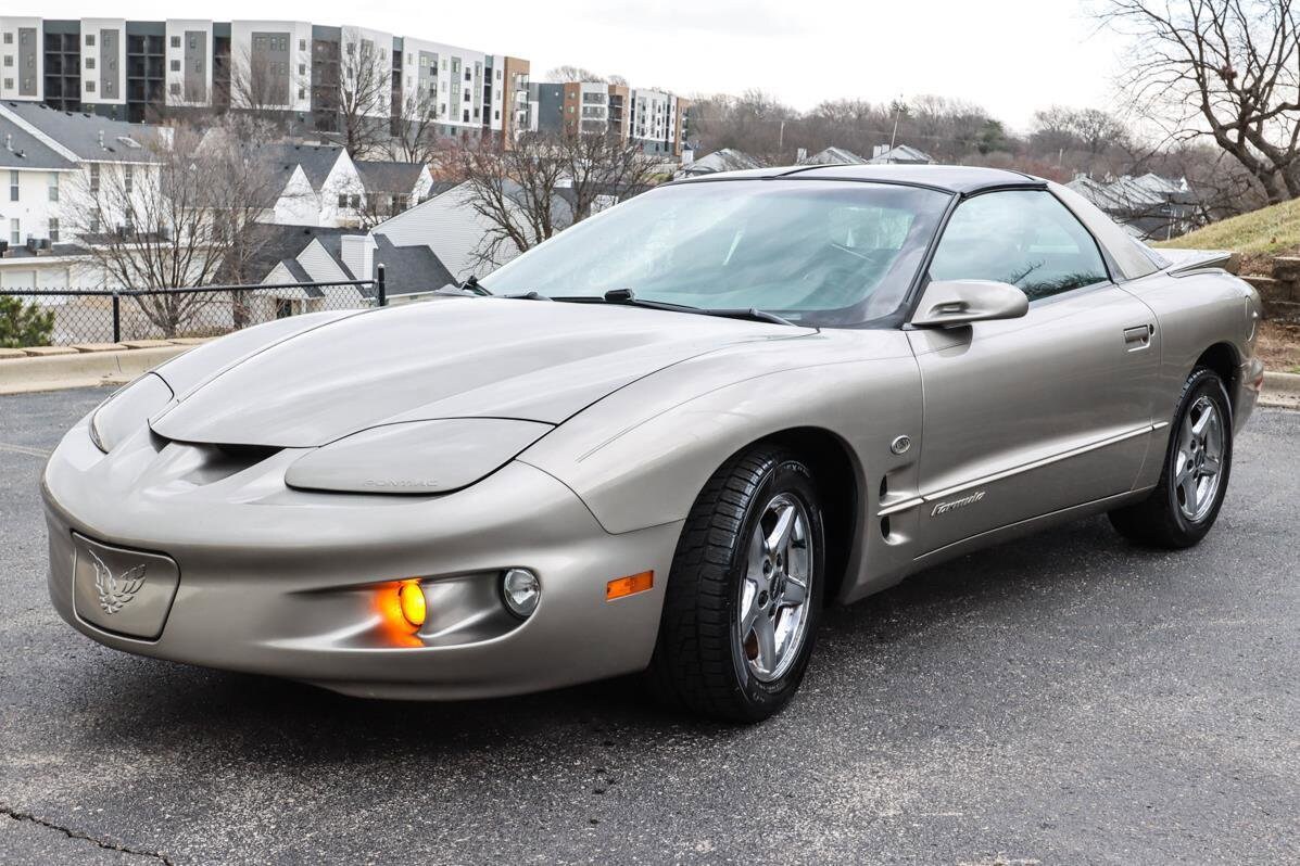 2002 Pontiac Firebird Formula photo 2