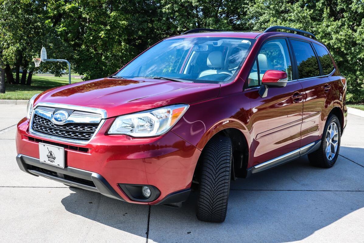 2016 Subaru Forester 2.5i Touring photo 2