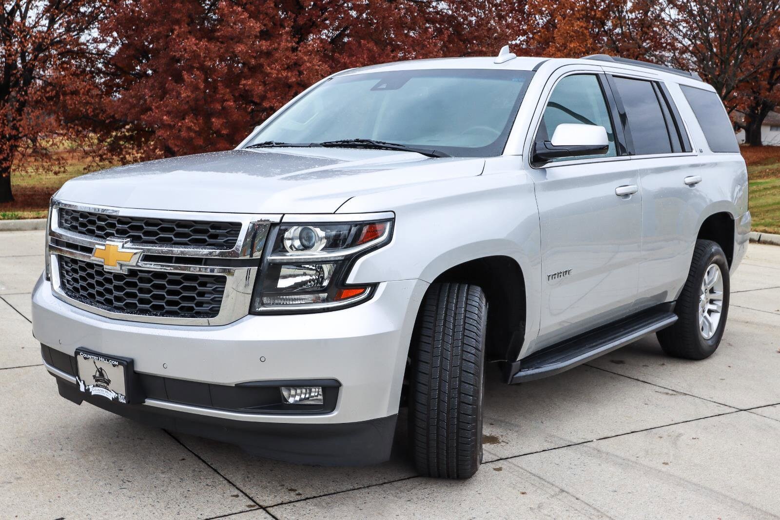 2019 Chevrolet Tahoe LT photo 2